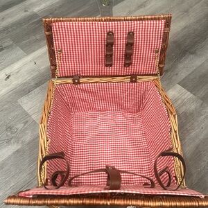 Handmade vintage wicker picnic basket, EUC